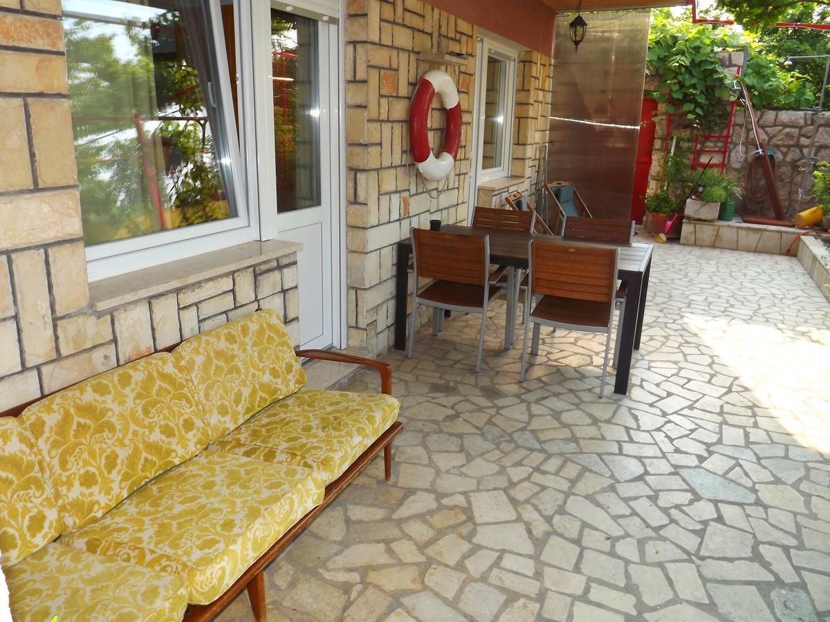 Apartments Maricic 200 Meters From The Beach Novi Vinodolski Exteriör bild