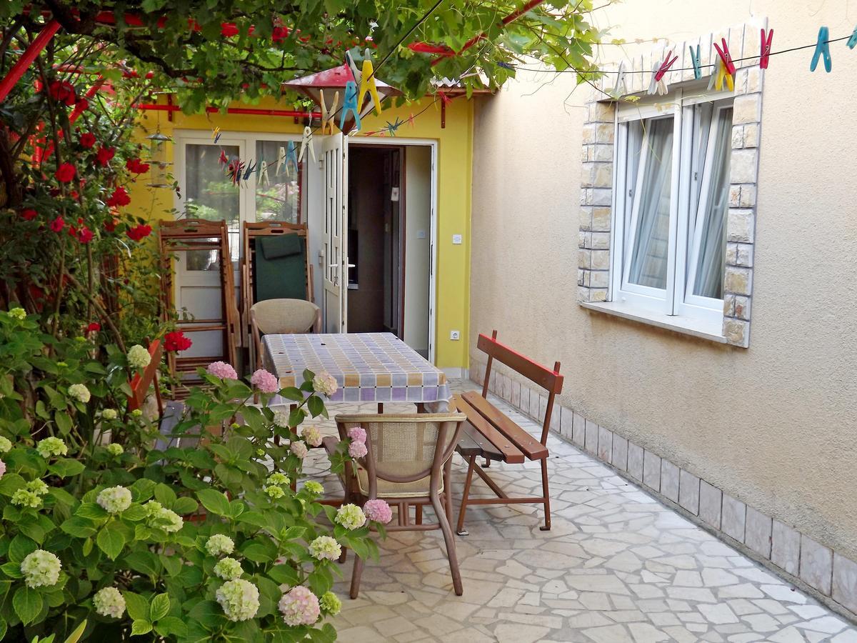 Apartments Maricic 200 Meters From The Beach Novi Vinodolski Exteriör bild