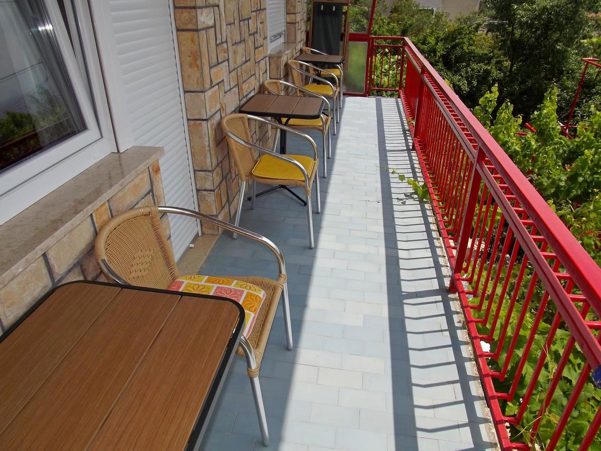 Apartments Maricic 200 Meters From The Beach Novi Vinodolski Exteriör bild