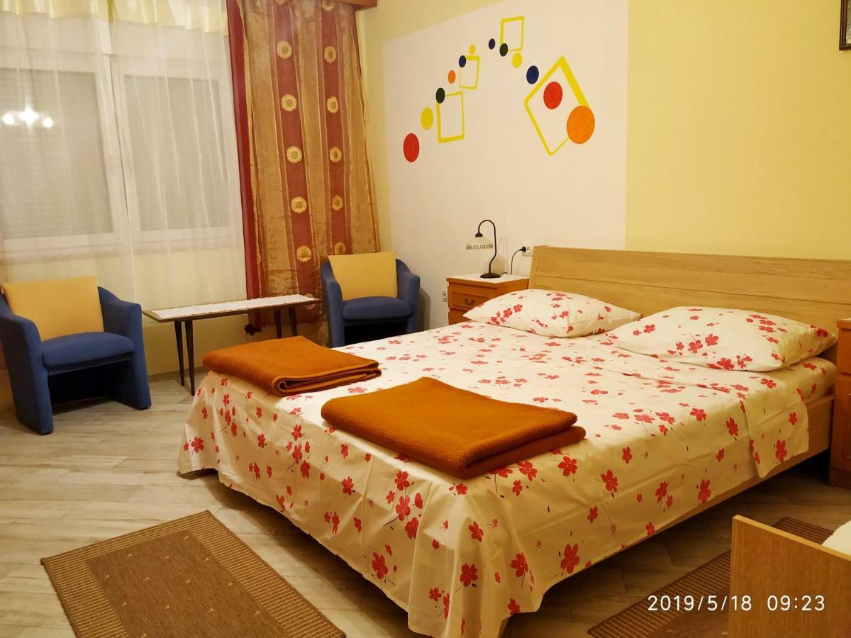 Apartments Maricic 200 Meters From The Beach Novi Vinodolski Exteriör bild