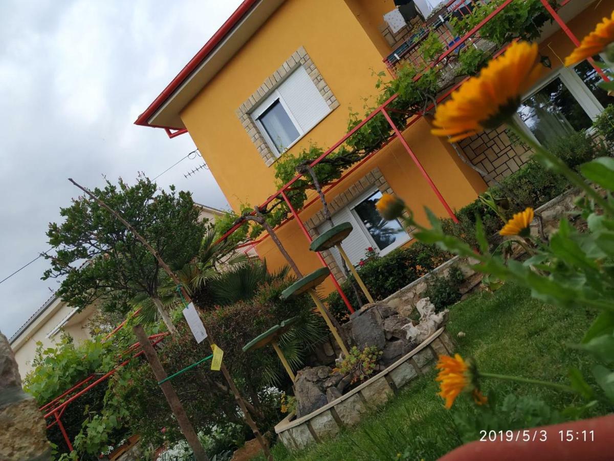 Apartments Maricic 200 Meters From The Beach Novi Vinodolski Exteriör bild