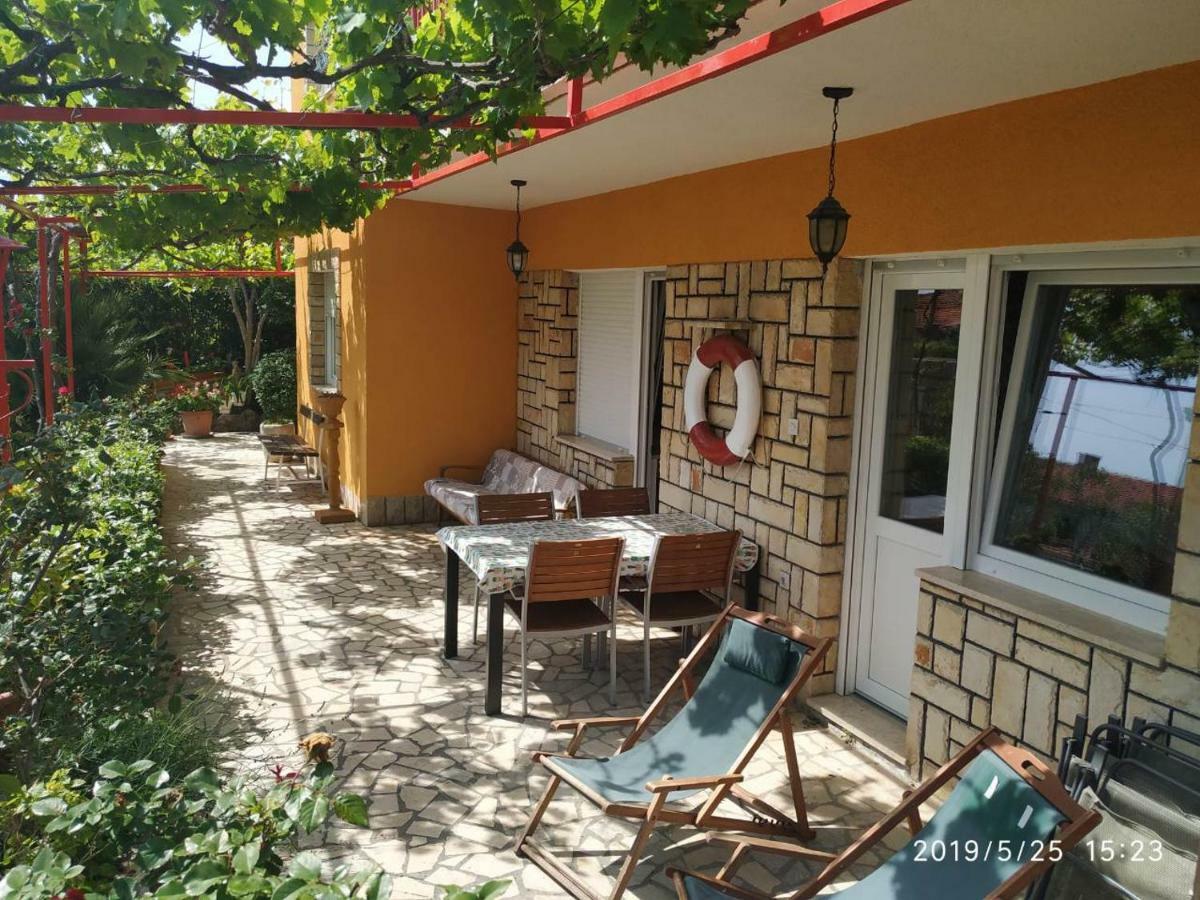 Apartments Maricic 200 Meters From The Beach Novi Vinodolski Exteriör bild