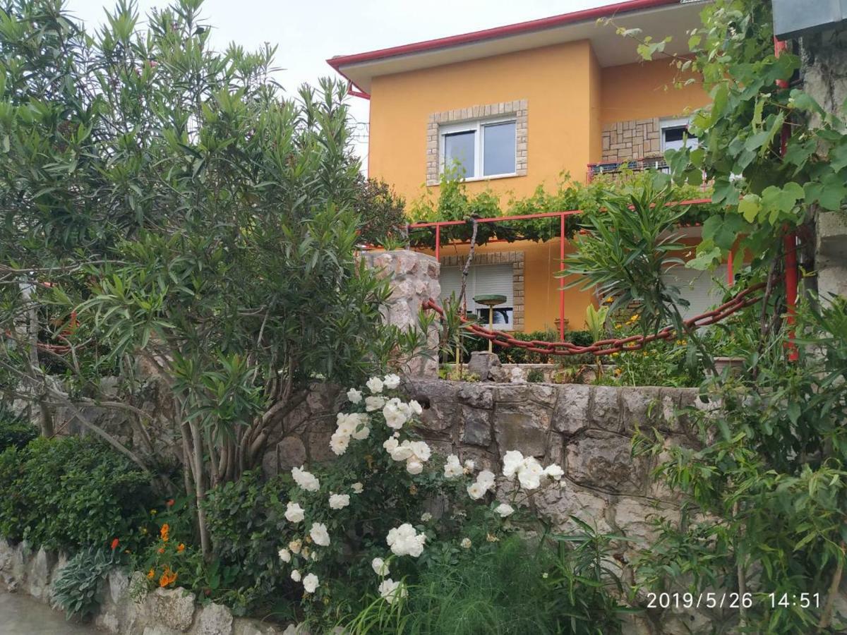 Apartments Maricic 200 Meters From The Beach Novi Vinodolski Exteriör bild