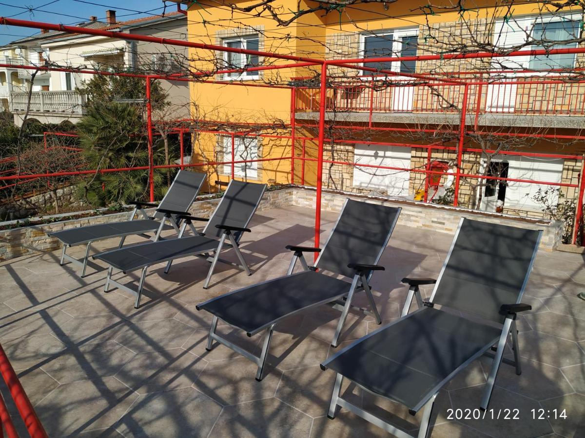 Apartments Maricic 200 Meters From The Beach Novi Vinodolski Exteriör bild