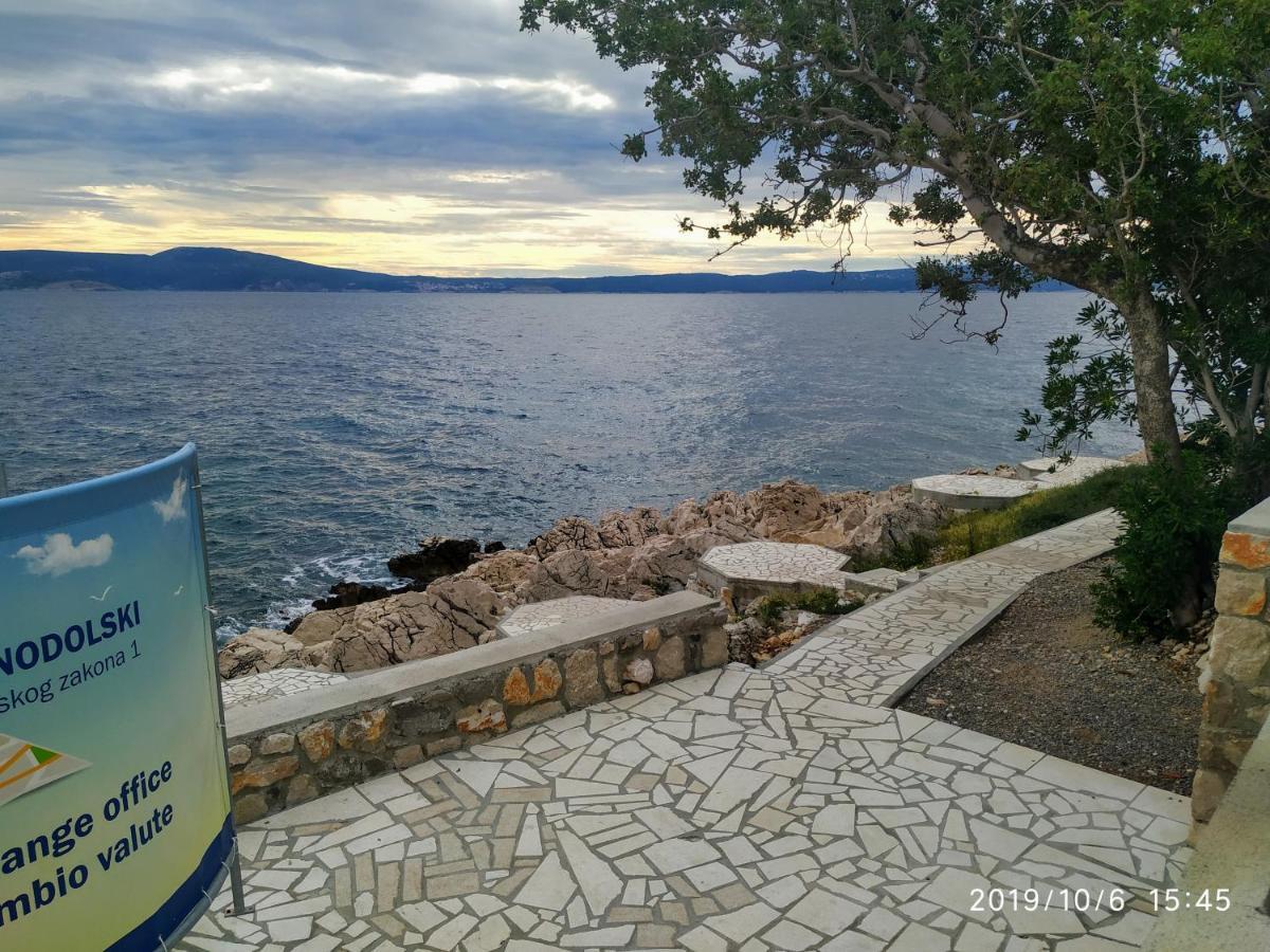 Apartments Maricic 200 Meters From The Beach Novi Vinodolski Exteriör bild